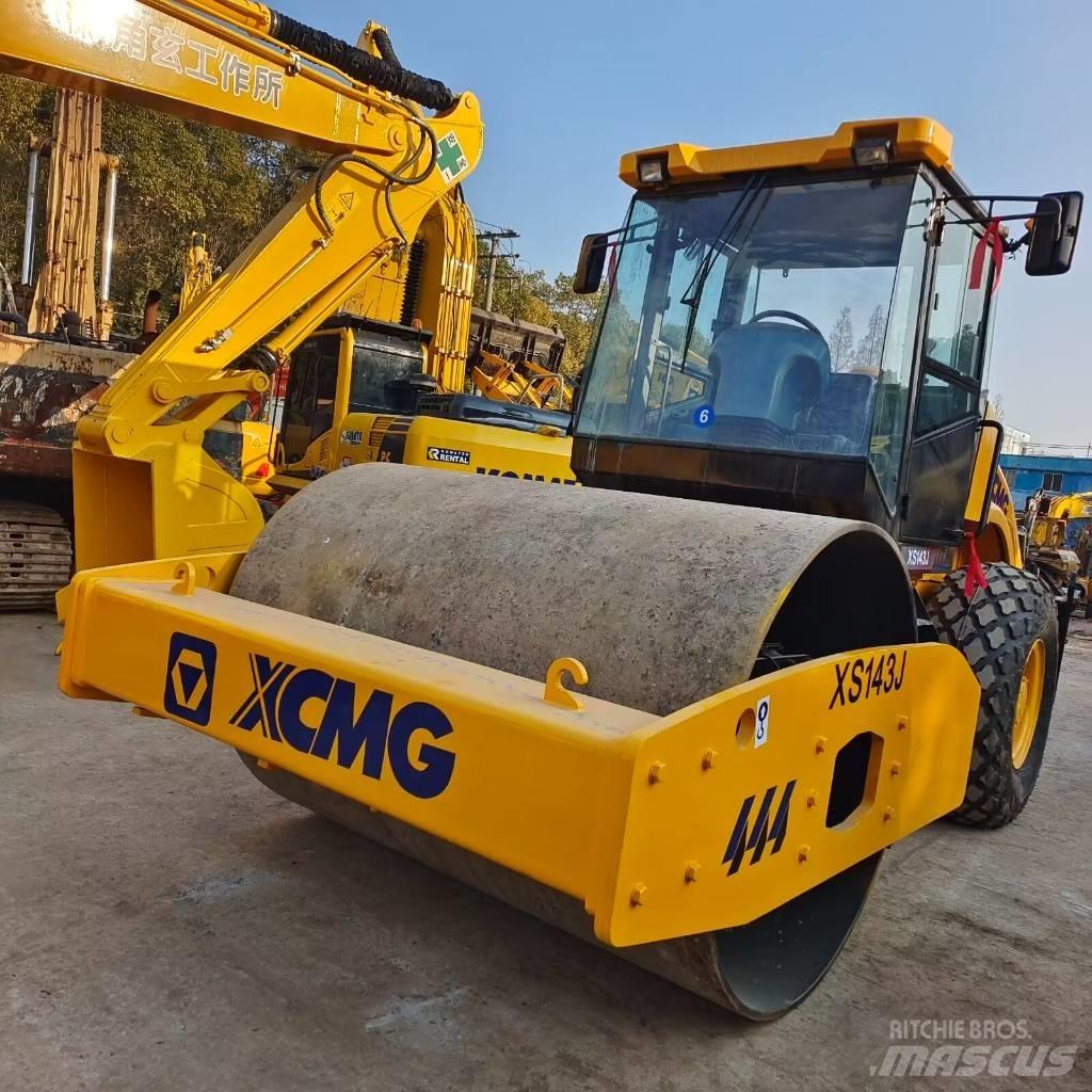 XCMG XS 143J مداحل أحادية الأسطوانة