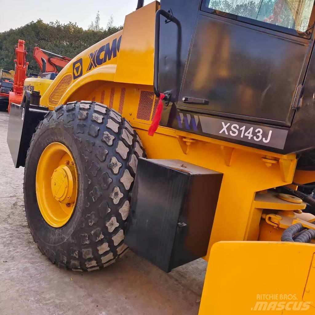 XCMG XS 143J مداحل أحادية الأسطوانة