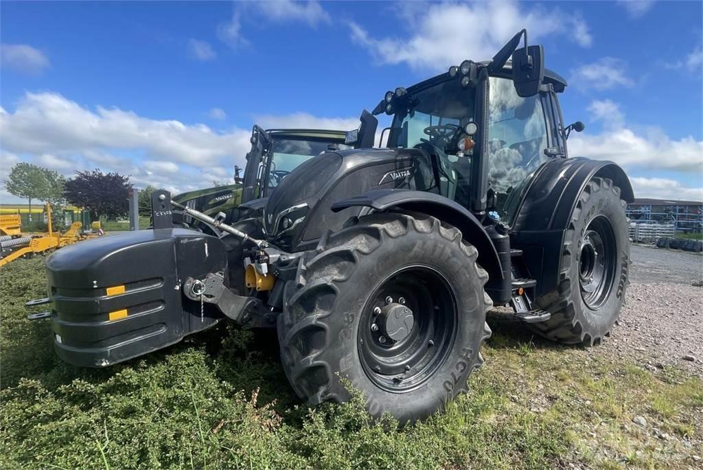 Valtra N 175 الجرارات