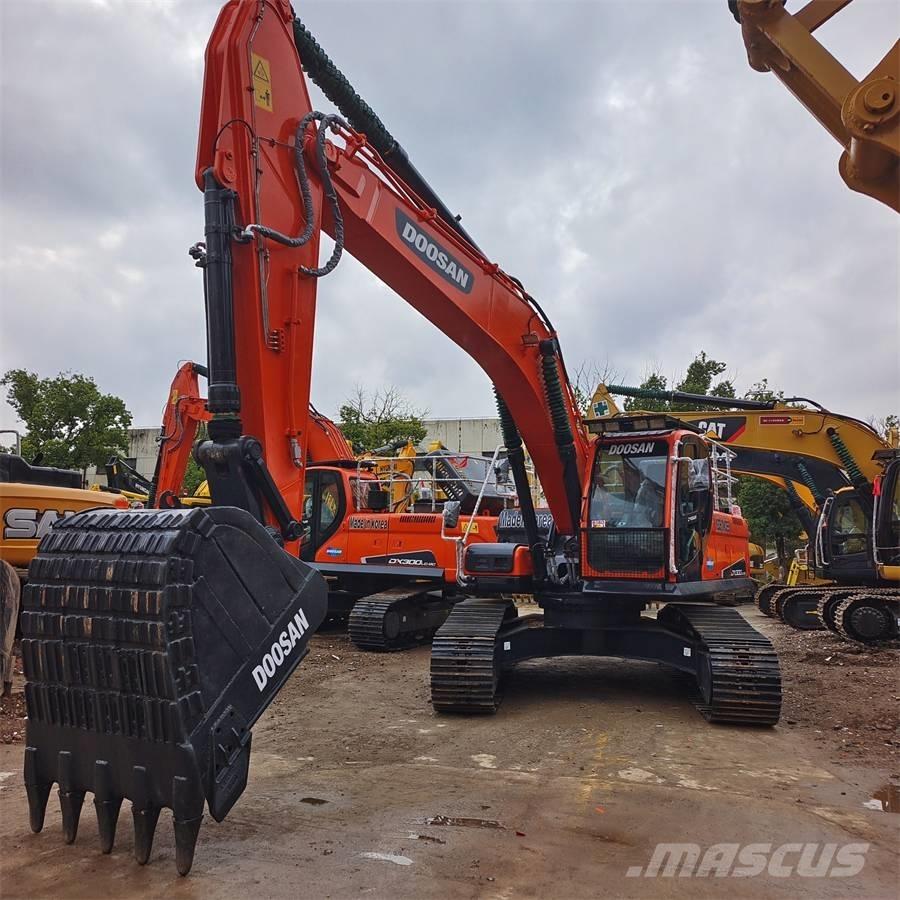 Doosan DX 300 LCA حفارات زحافة