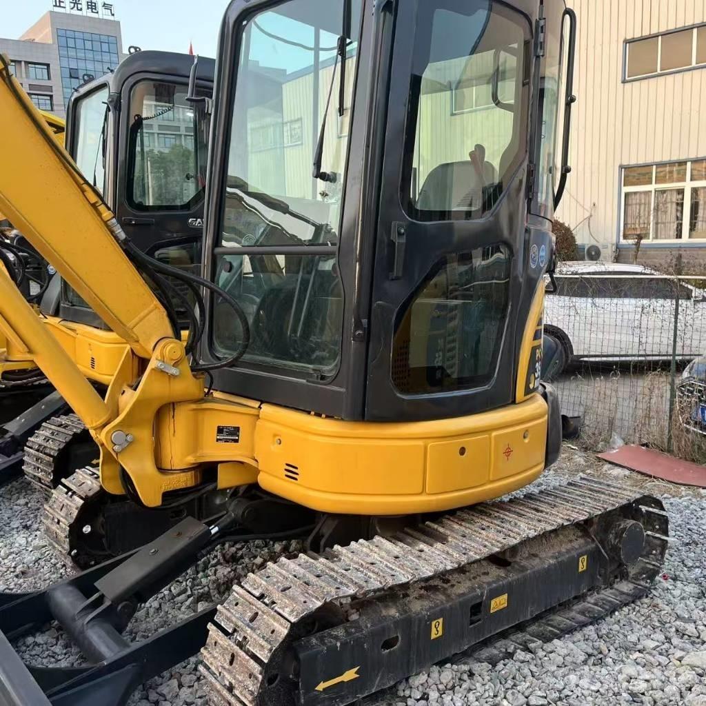 Komatsu PC 35 MR حفارات صغيرة أقل من 7 طن (حفارات صغيرة)
