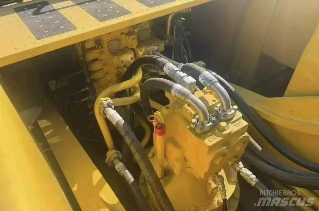 Komatsu PC 350 حفارات زحافة