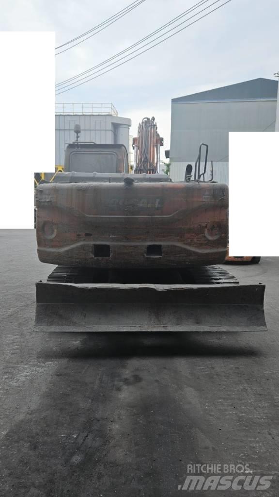 Doosan DX 140 LC حفارات زحافة