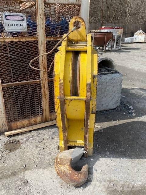 Liebherr HS 885 HD رافعات مجنزرة