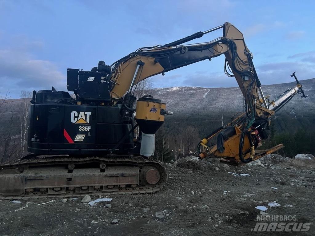 CAT 335 F L CR معدات الثقب السطحي
