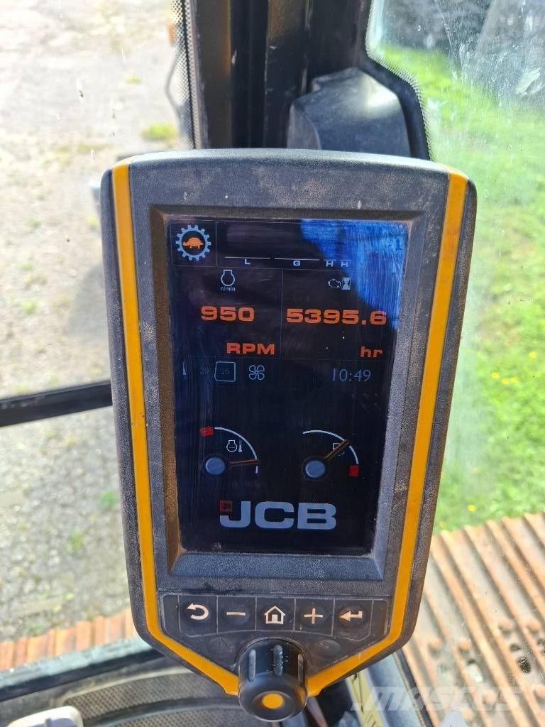 JCB JS 220 LC حفارات زحافة