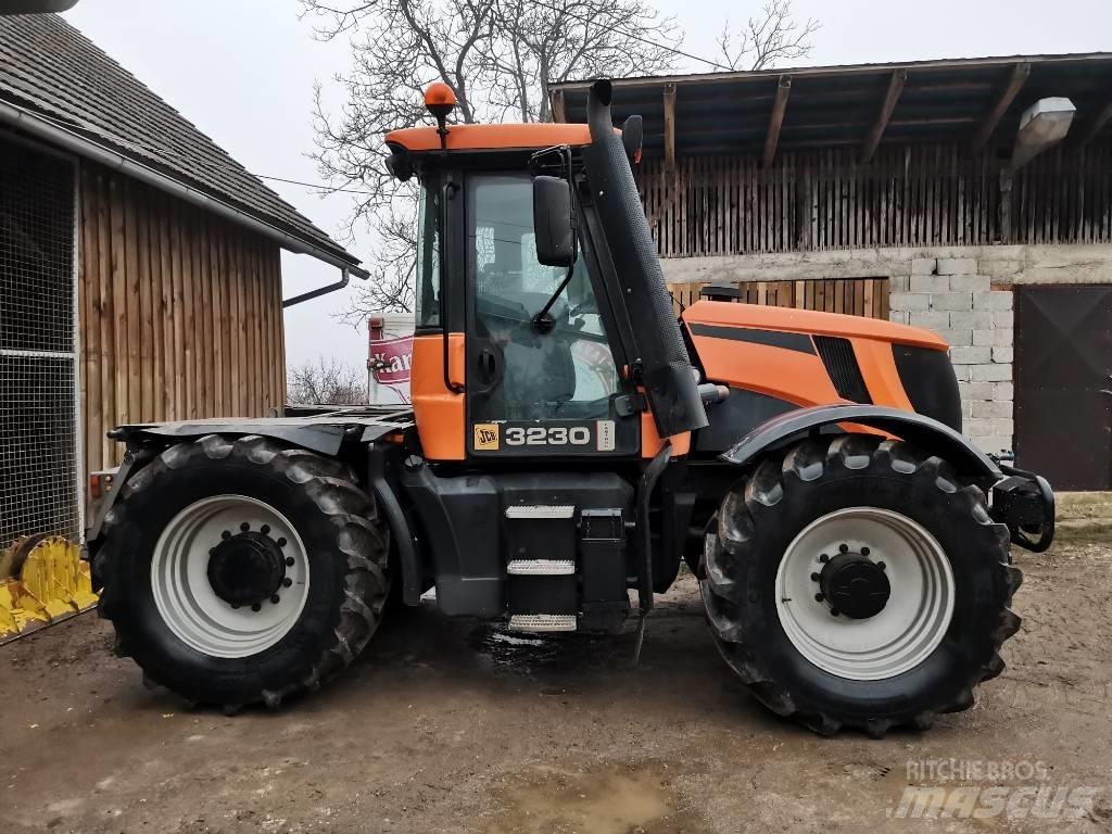 JCB Fastrac 3230 الجرارات