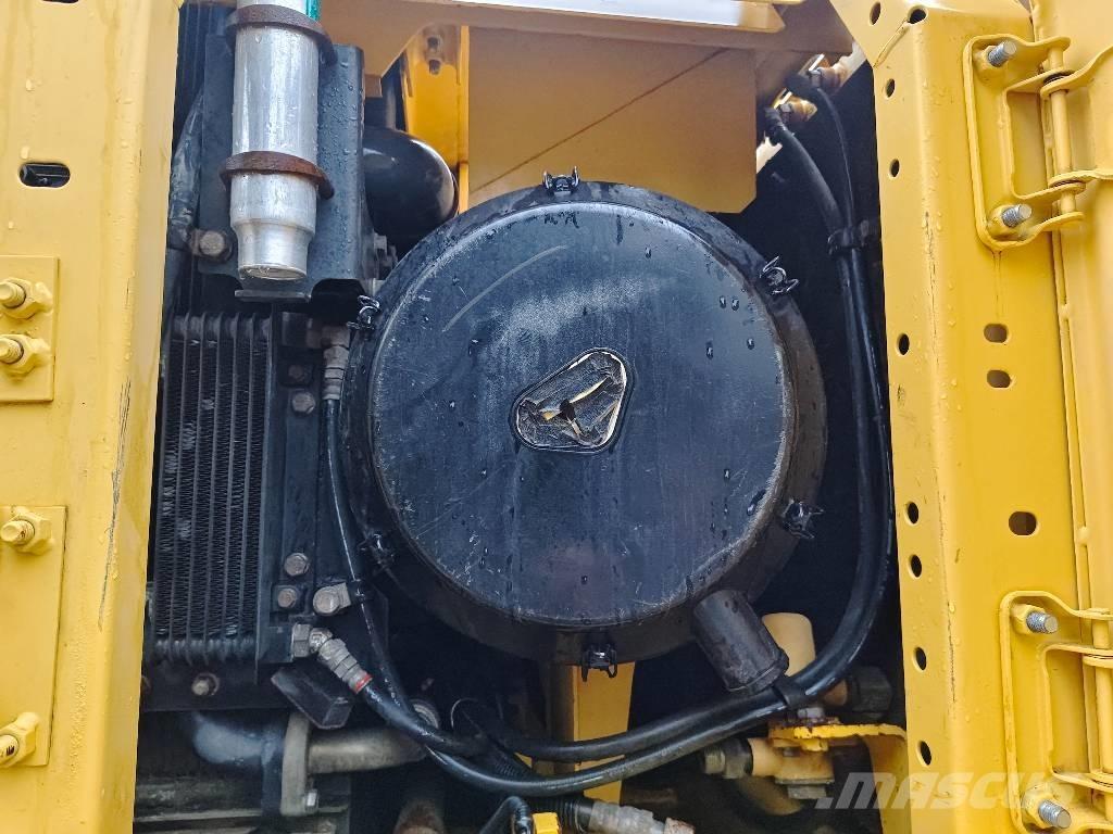 Komatsu PC 400-7 حفارات زحافة