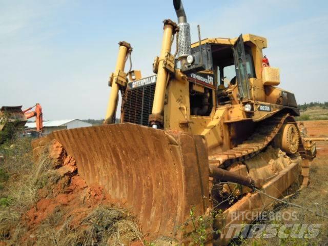 CAT D 8 L بلدوزرات مجنزرة