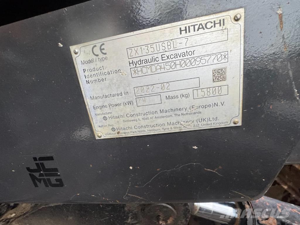 Hitachi ZX 135 US-7 حفارات زحافة