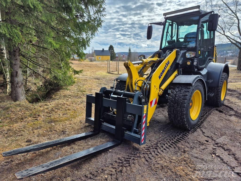 Komatsu WA 100 M لوادر بعجل