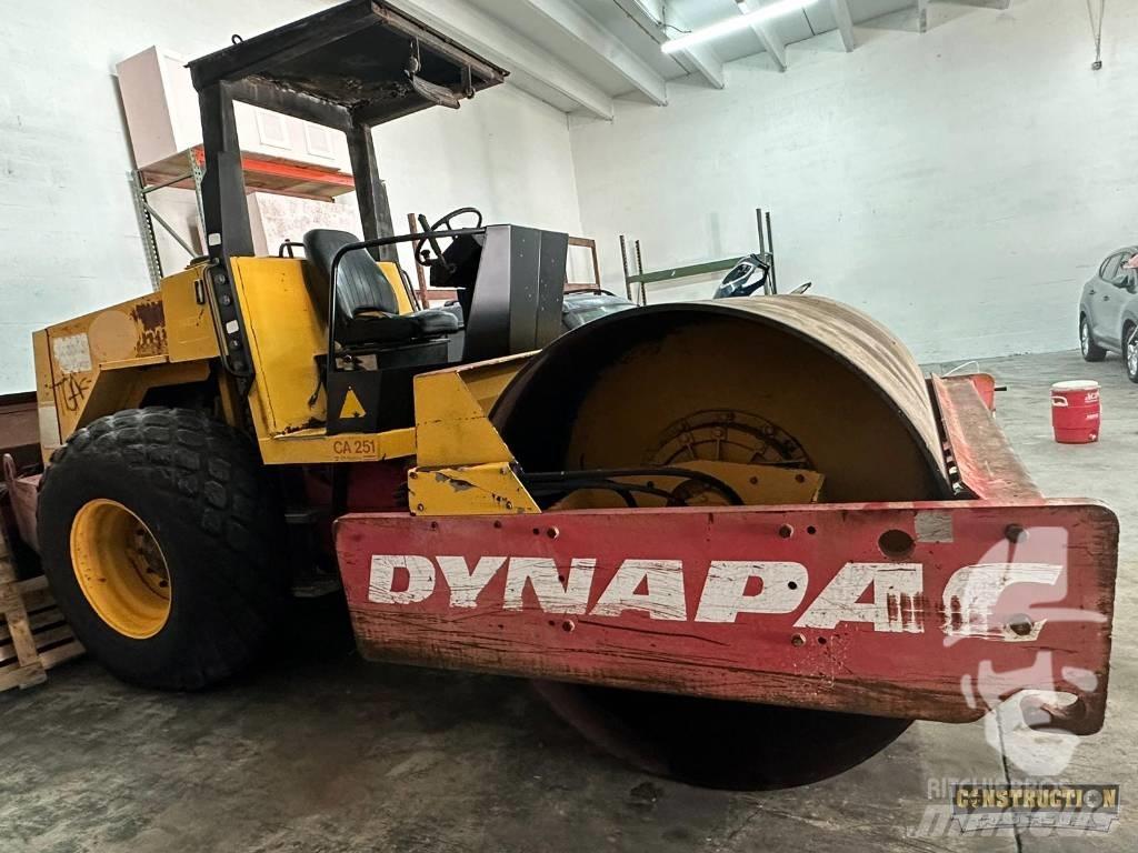 Dynapac CA 251 D مداحل أحادية الأسطوانة