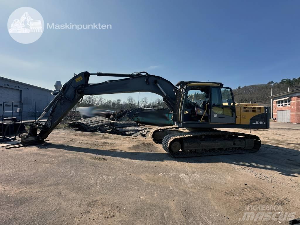 Volvo EC 240 C N L حفارات زحافة