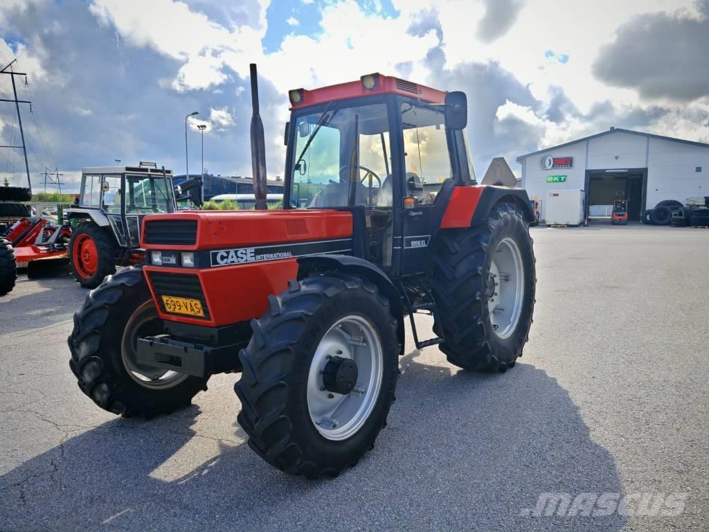 Case IH 1056 XL الجرارات