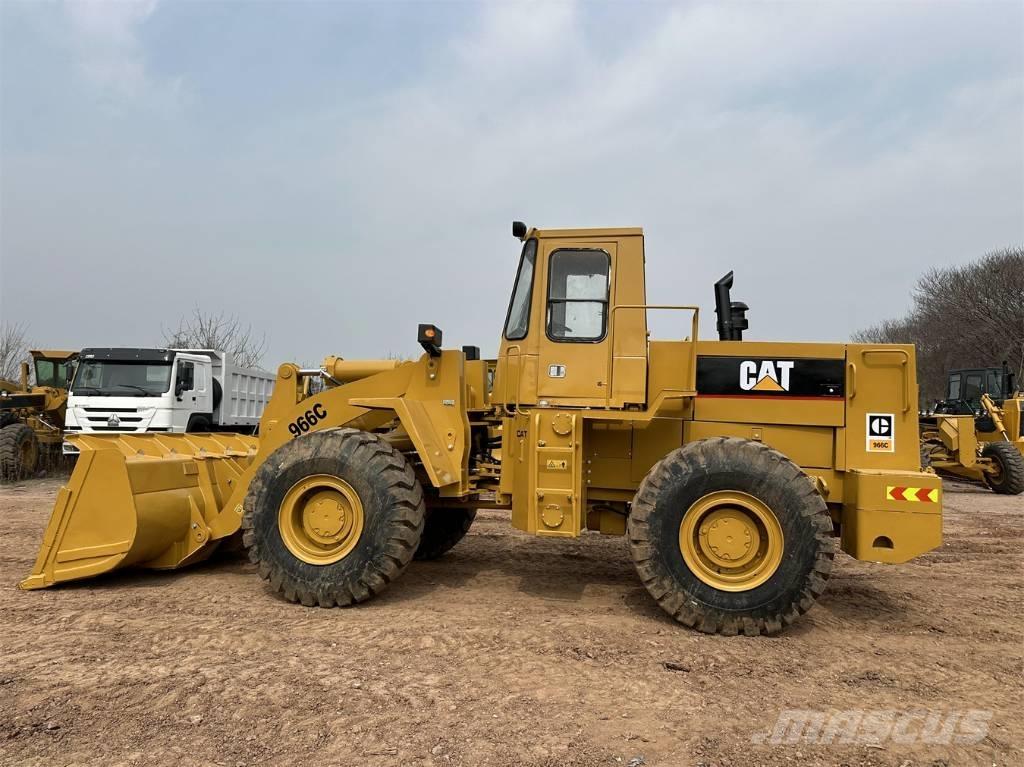 CAT 966 C لوادر بعجل