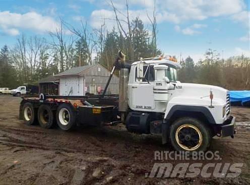 Mack RD 686 SX شاحنات قابلة للفك