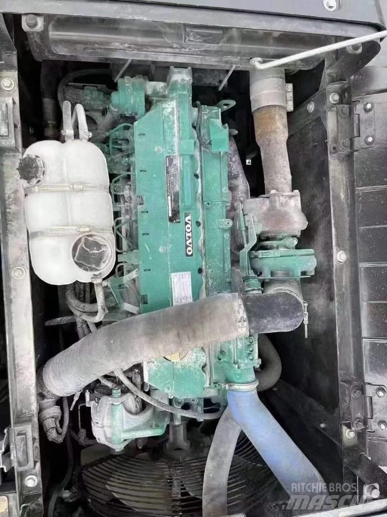 Volvo EC240 حفارات زحافة