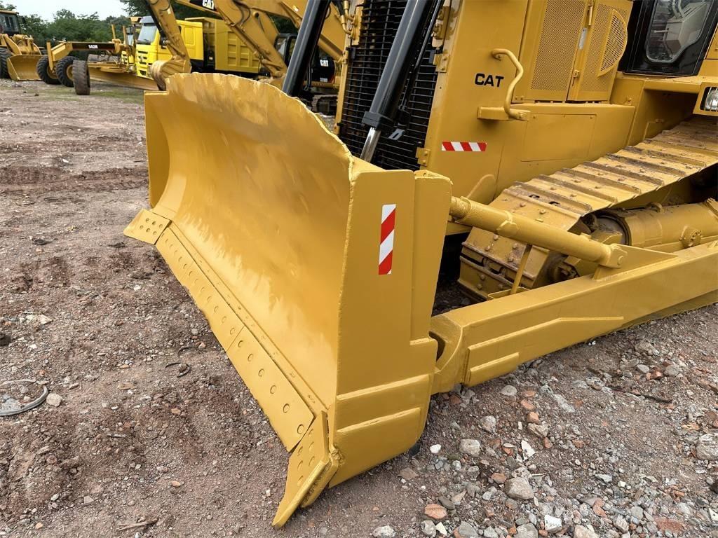 CAT D 7 R بلدوزرات مجنزرة
