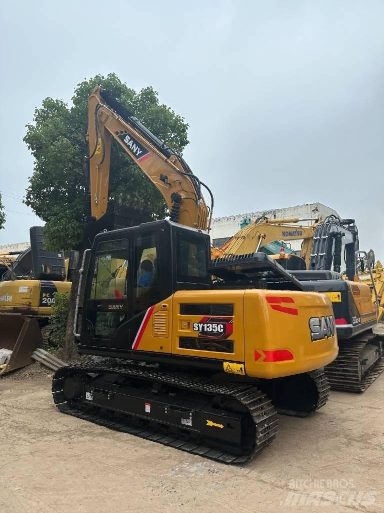 Sany SY 135 C حفارات وسط 7 طن - 12 طن