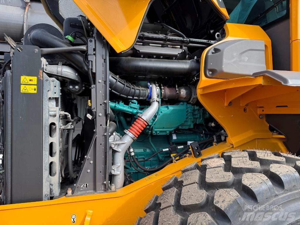 Volvo L70H LONG BOOM لوادر بعجل
