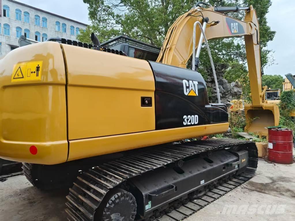 CAT 320d حفارات زحافة