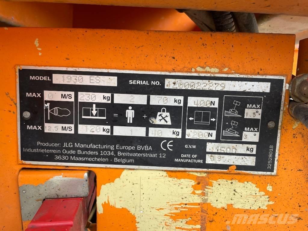 JLG 1930 ES رافعات مقصية الشكل