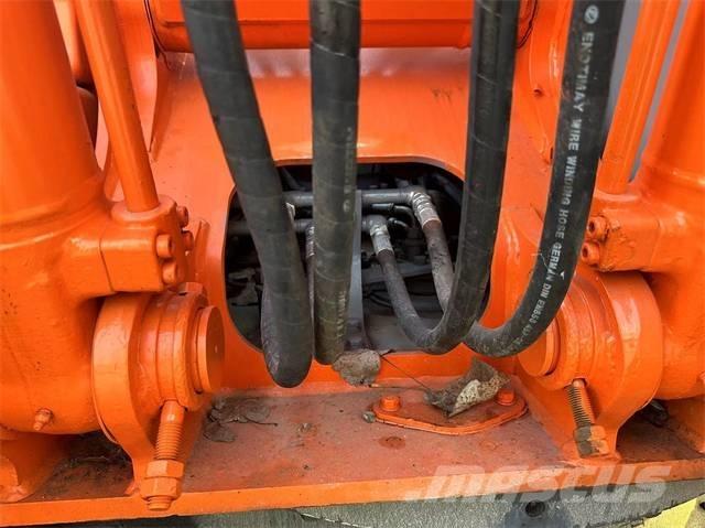 Hitachi EX100 حفارات زحافة