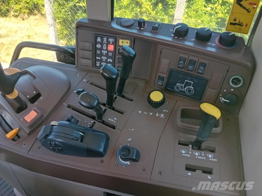 John Deere 6630 الجرارات