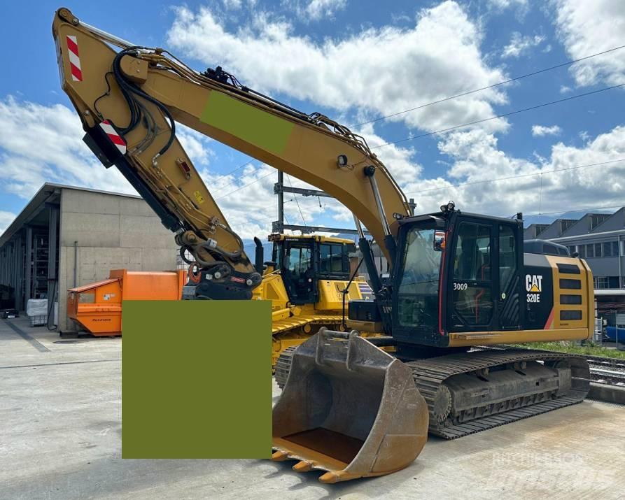 CAT 320 E L حفارات زحافة
