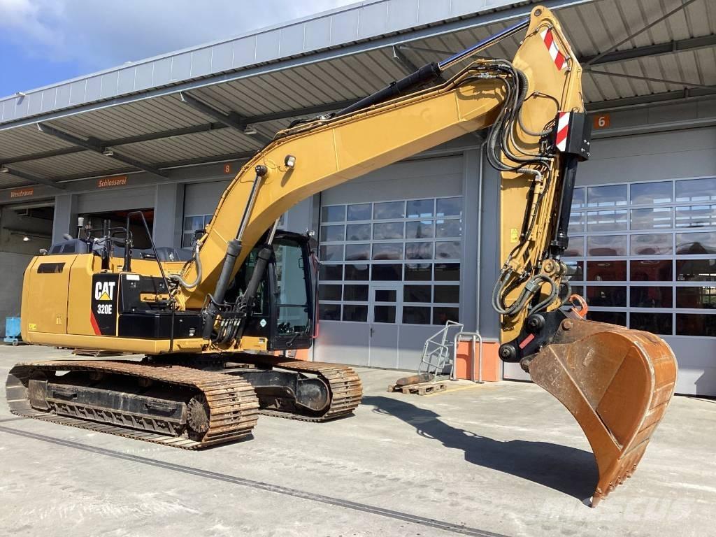 CAT 320 E L حفارات زحافة