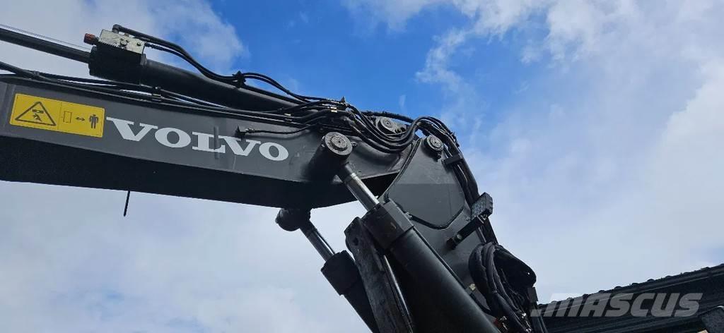 Volvo ECR88 D حفارات وسط 7 طن - 12 طن