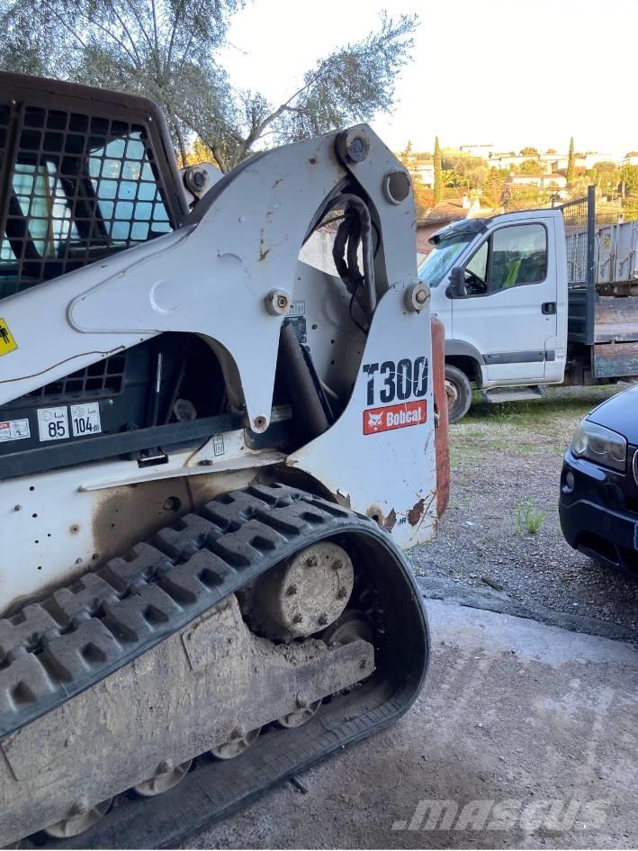 Bobcat T 300 لوادر انزلاقية التوجيه
