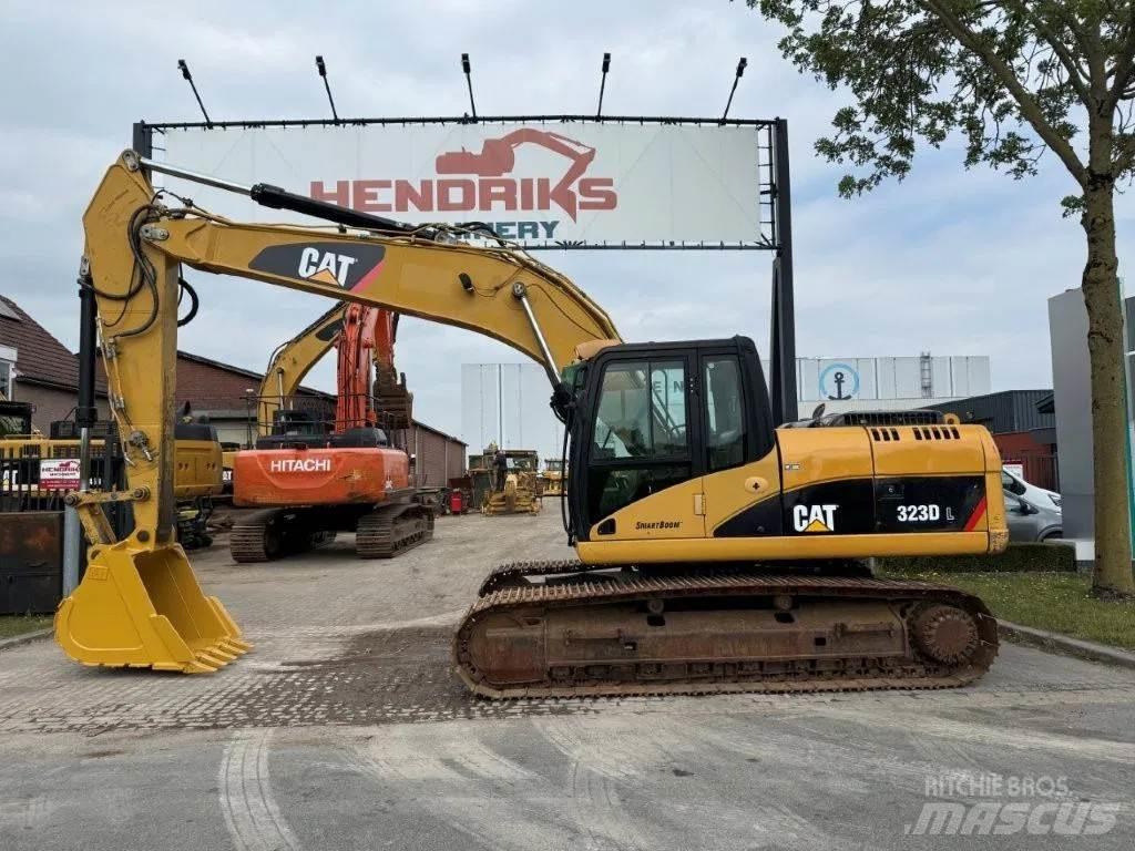 CAT 323DL (320DL) حفارات زحافة