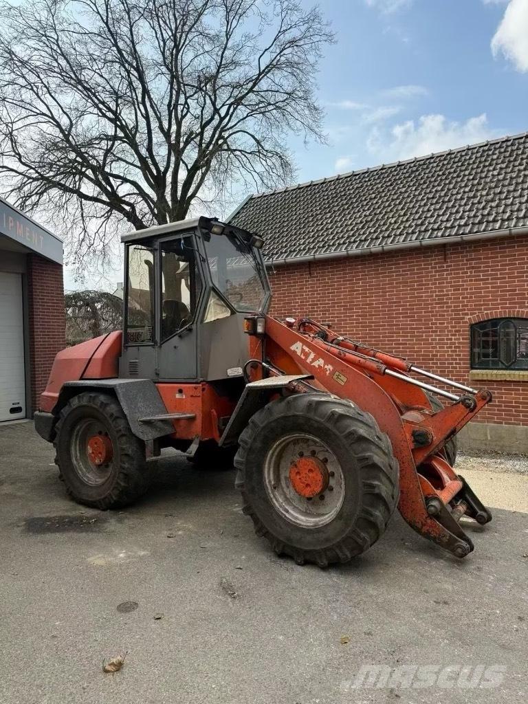 Atlas AR 86 E لوادر بعجل