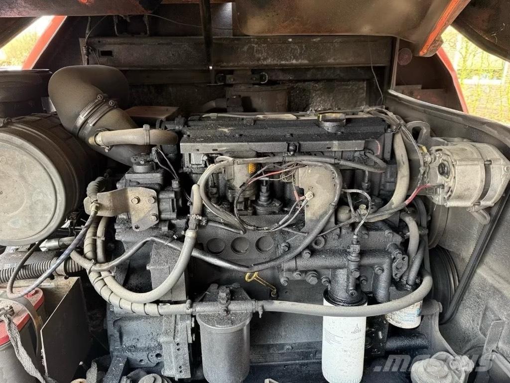 Atlas AR 86 E لوادر بعجل