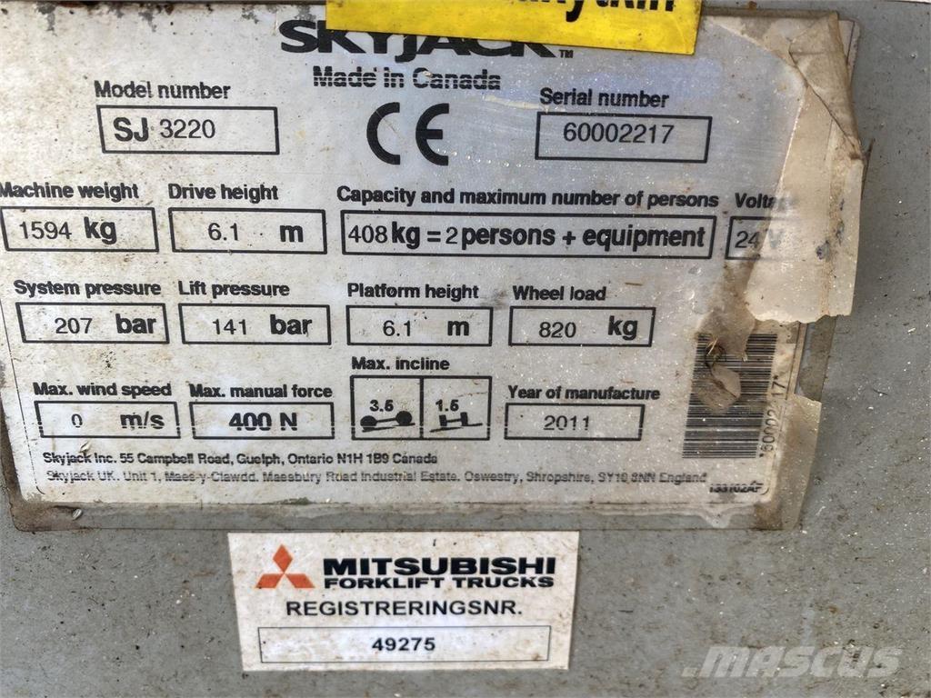 SkyJack SJ3219 رافعات مقصية الشكل