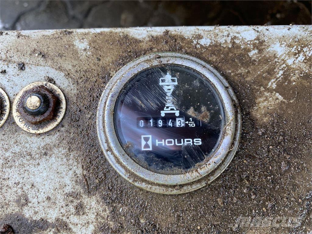 SkyJack SJ3219 رافعات مقصية الشكل