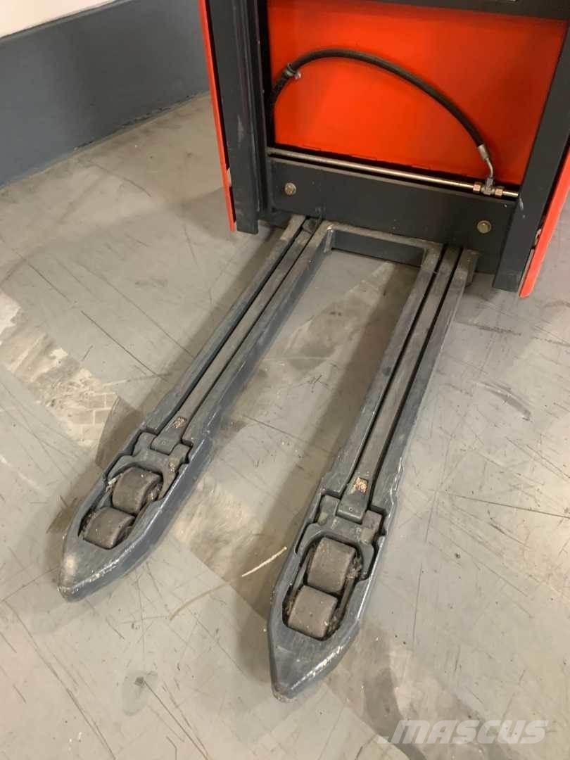 Linde L12I معدات التكديس الجوالة