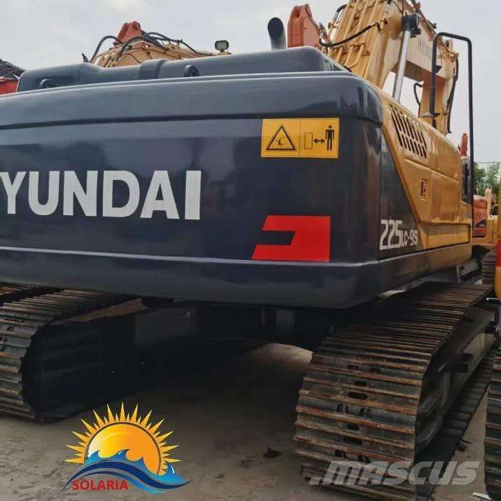 Hyundai R225LC حفارات زحافة