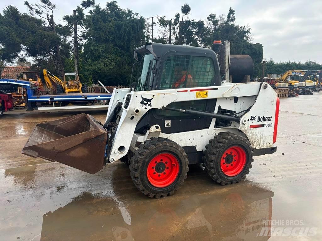 Bobcat S550 لوادر انزلاقية التوجيه