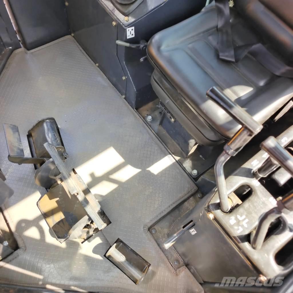 Shantui SD 32 بلدوزرات مجنزرة