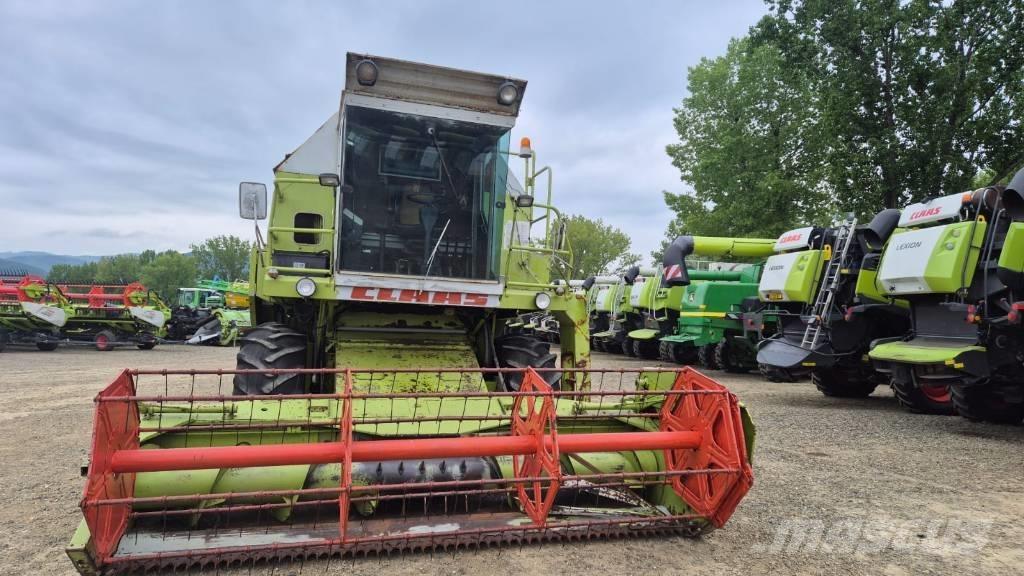 CLAAS Dominator 86 حصادات