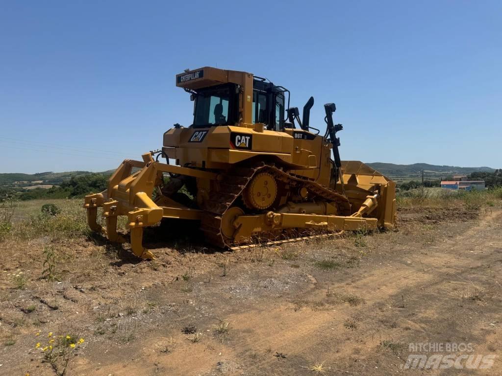 CAT D 6 T XL بلدوزرات مجنزرة