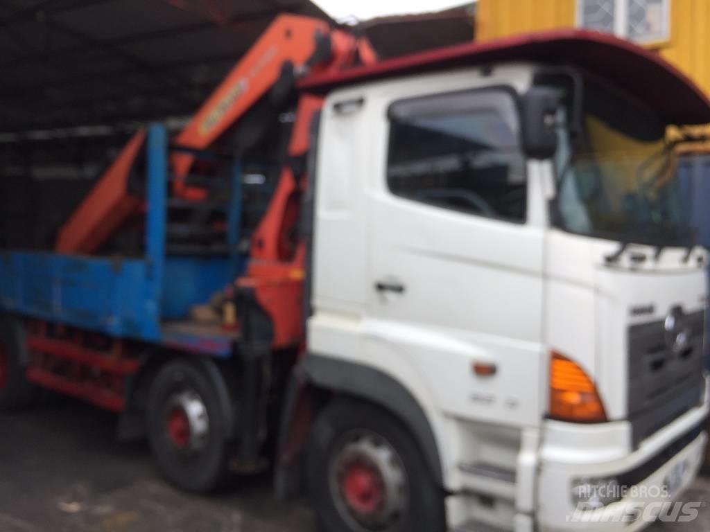 Hino 700 FY شاحنات الرافعات