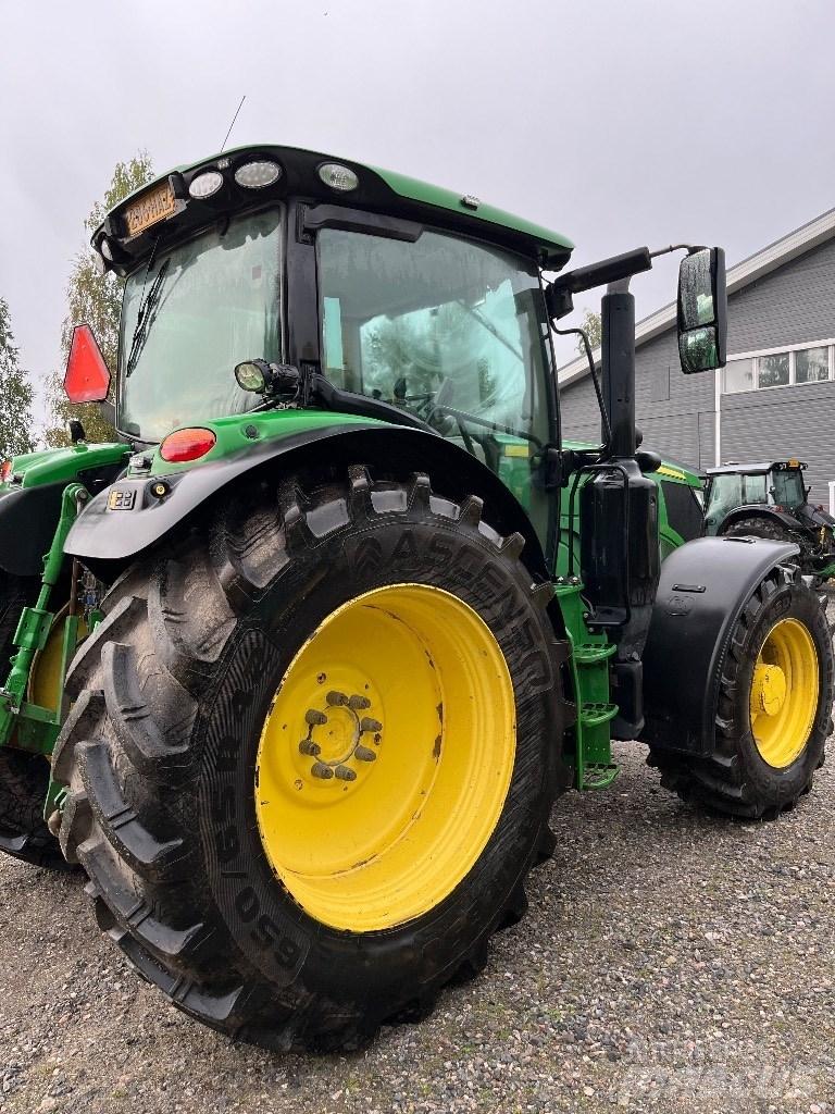 John Deere 6155 R الجرارات