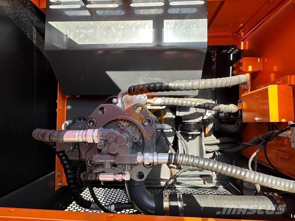Doosan DX 225 LCA حفارات زحافة
