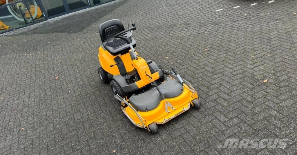 Stiga Villa ركوب الحشائش