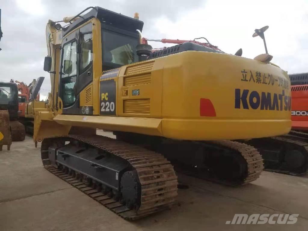 Komatsu PC 220-8 حفارات زحافة