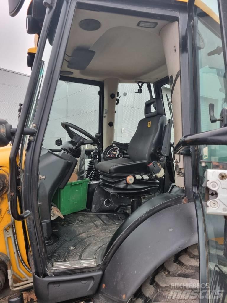 JCB 4 CX لوادر ذات جرافات عكسية