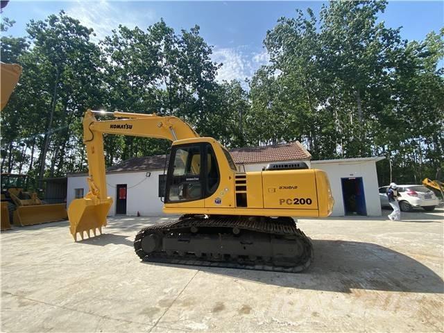 Komatsu PC200-7 حفارات زحافة